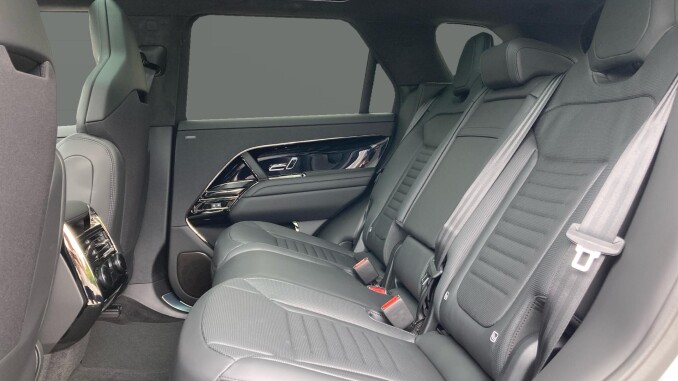 Land Rover Range Rover Sport 4.4 P635 V8 SV Ultimate Edition 5dr Auto Petrol Estate - Image 4
